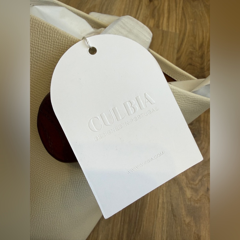 Culbia Structured Ivory Tote Bag With Wooden Accent Handle Nwt — image 2 of 5
